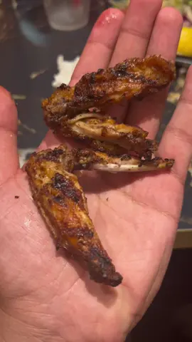 TINIEST WINGS IN ALL OF LONDON 🤔! #fyp #foryou #viral #trending #halalmunchies #best #foodreview #explore #reels #Foodie #wings #foodreview #halal #london #foodinlondon #edmonton #ldn #turkish 