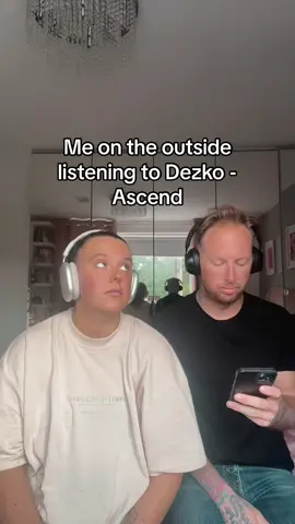 FLASH WARNING - This song gets us going ngl #viral #dezko #techno #fyp #foryou 
