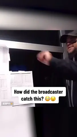 “My hand hurts so bad right now.” 😂 #MLB #baseball #sports 