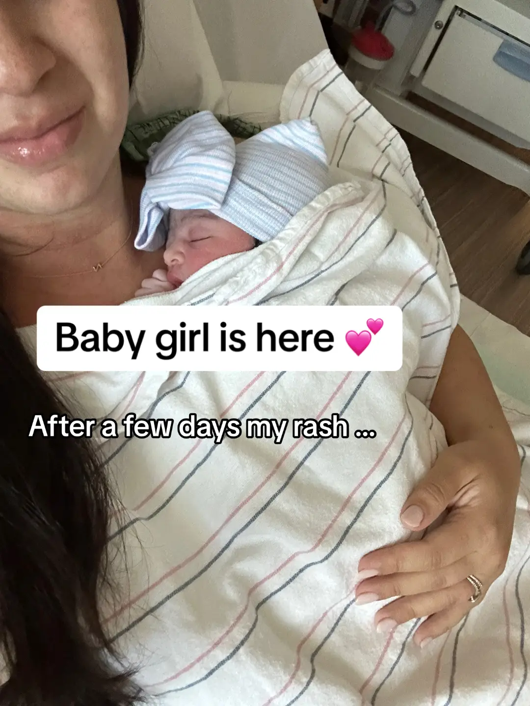 Baby is girl is here 💕 Thanks for being patient while I take time to soak in the newborn bliss and focus on postpartum healing! Let me know what videos you’d like to see next 🤍#postpartumrecovery #postpartumanxiety #puppsrash #pregnancyrash #unmedicatedbirthtips 