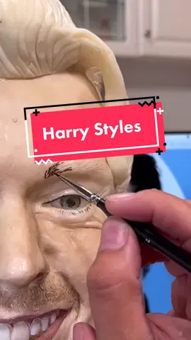 Lifesize Harry Styles bust cake. Getting someones likeness is SO hard. I hope i did Harry justice #laracakes #harrystyles
