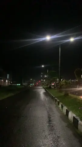 Hujan membuat rindu kepada seseorang #hujan #galau #rindu #sembilu #takengon #benermeriah #malam 