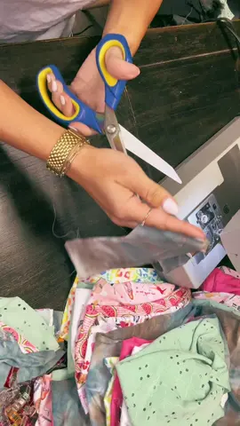 This mama started her own headband company!! I feel grateful to be a part of this Mom team….handmaking the best headbands🥰 @Moon Loops Co. @Cristina Chierici #chicago #SAHM #momlife #fyp 