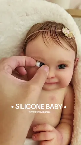 WOW SILICONE BABY! #bebesiliconesolido #silicone #beberebornrealista #bb #BABY #REBORN #NEWBORN #bonecasreborn #siliconebaby 
