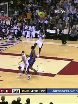 Young Lebron dunks😱 #fyp #foryou #viral #lebronjames #dunk #NBA #nbaplayoffs 