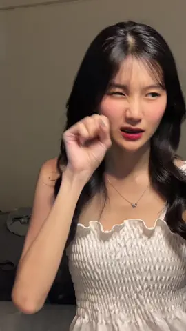 ยิ้มทีตาหายหมดเลย5555555