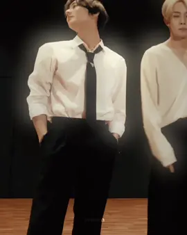 THE FIT, HIS HAIR, THAT NECKTIE, HIS HANDS IN HIS POCKET.. WHAT ARE WE JUNGWON??😞😞😞😞 #jungwon #enhypen #engene