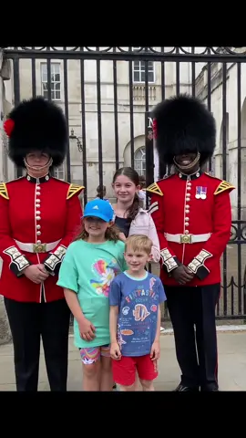 #foryoupage  #tiktokviral #viraltiktok #viralvideo #videoviral #follow #subscribe #like #share #bestvideo #fypviral #donottouch  #horseguardsparade #changingoftheguards #royalguards #thekingsguards #kingsguard #kingshorse #fyp #foryou #fypシ #fanpage #tourists #london #coldstreamguards 