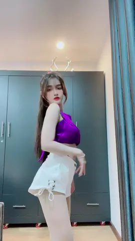 nhảy theo trend mới 🤭@💋Xuân Quyên💋  #xuhương #xuhuong #hottrend #fpyシ 