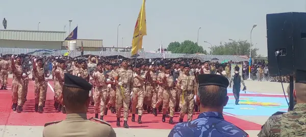مبارك لكم التخرج الدورة 86 الصمود الابطال 🇮🇶🙏 هلاهل الأمهات والزوجات والأخوات شي لايوصف من الفرحه والأرض الكلية انملت جكليت وورود 🌹💜❤️ حفظكم الله ورعاكم حماة الوطن 🇮🇶🙏♥️