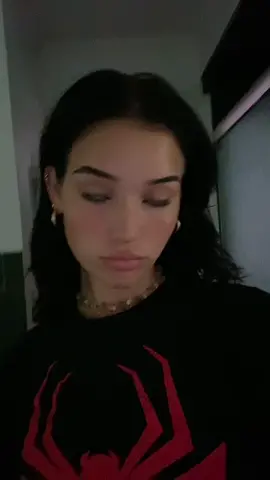🗿