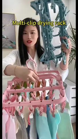 The thickened folding clothes hanger has a strong load-bearing capacity. If there is no place to dry underwear and socks after washing, you can use this multi-clamp clothes hanger, which is also very convenient to use.