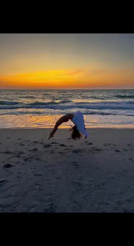 nothing i love more #CapCut #gymnastics #sport #tumble #handstandeverywhere #fyp #foryou #florida #Summer #summer2023 #vsco #coach #beachlife #beach #beachgirl #grwm #makeup #haircare #skincare #flip 
