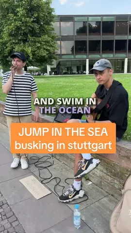 „Jump In The Sea“ in your playlist yet? Link in bio ☀️ #Summer#jumpinthesea#ocean#water#beach#sun#sunny#busking#guitar#singer#fyp