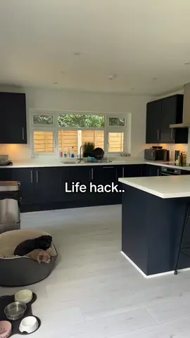 This is the biggest life hack! #lifehacks #hacksoflife #husband #couple #coupletrend #coupl #coupletok #fypage #couplebelike #Relationship #relatablecomedy 