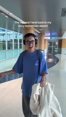 This airport brings me nothing but happiness 