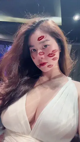 Có tí ri.u vào cái mặt khác hẳn😜 