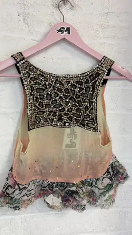 Visit Menace for the perfect festi pieces ❤️‍🔥  #thriftinghaul #thrifted #y2k #y2kfashion #festivalseason #festivaloutfits #thriftedcami #jorts 