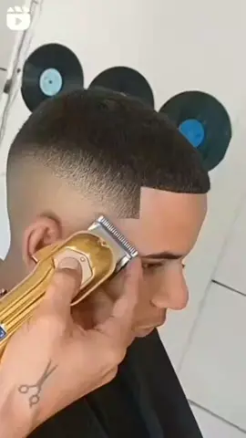 قصات شعر @🔥 محمد كواليتي 🔥 حلاقة شعر قصير تسريحات شعر  تدريج شعر للشباب الباس كات #تسريحات_شعر #هيرستايل #hairstyle #تدريج #حلاق_المشاهير #حلاقات_رجالية_جديده #قصات_شعر #تسريحات_شعر_بسيطة_رائعة @🔥 محمد كواليتي 🔥 