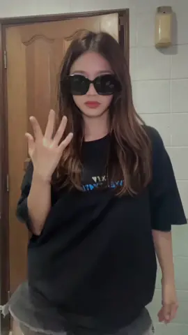 请允许我酷一次 😎 哈哈哈哈哈哈哈