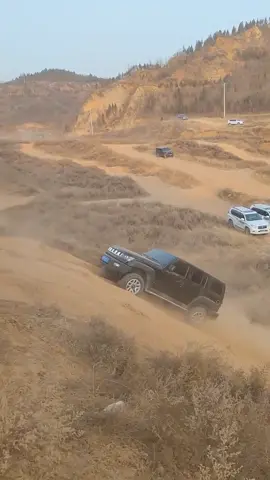 BJ40 on the ultimate off-road racing track -  #chinaoda #offroad #driving