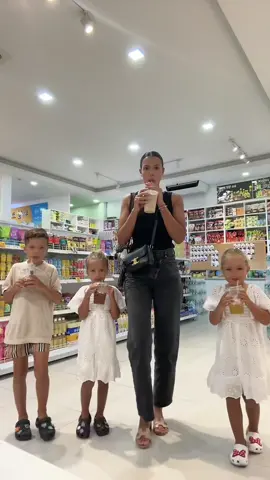 If we lost you will find us at the korean supermarket 🇰🇷 #momof3 #twins #twinmon #familyfashion 