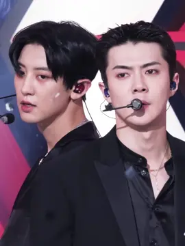 Double k! #exo #kpop #chanyeol #parkchanyeol #sehun #ohsehun #kpopfyp #kai #baekhyun #foryou #fyp #fypage #fypシ #viral #concert #fancam 