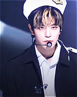Those eyes see even in my soul omg // {Seungmin vers.} || [#seungmin ] [#kimseungmin ] [#skz ] [#lovestay ]