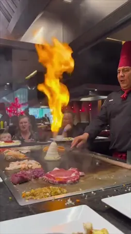Who wants some Teppanyaki and an onion Chew-Chew-Train?! 🔥🚂💨 #fyp #foryou #foodporn #teppanyaki #japan #japanese 
