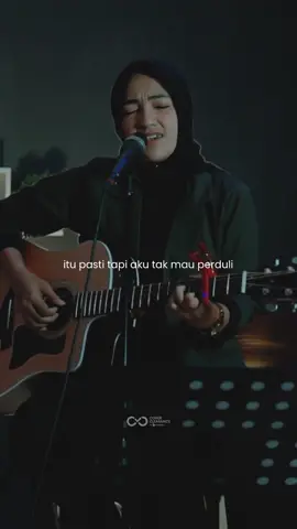 Suka bukan berarti harus memiliki kan? Percuma juga nanti kalo dimiliki eh malah cinta dia buat yang lain 🥲 Title: Lagu Untuk Sebuah Nama Cover Artist: Umimma Khusna  Songwriter: Ebiet G Ade Label Clearance : PT. Musica Studio’s Semua lagu yang ada difeed dan highlight Cover Clearance dapat kamu cover dengan aman! Yuk berkarya dan lisensikan karyamu! 🤗 #CoverClearance #MasternyaCover #UmimmaKhusna #LaguUntukSebuahNama #EbietGAde #LaguPopIndonesia #CoverMusikIndonesia #coverlagu #coverlaguindonesia #covermusik #laguindonesia