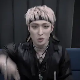 I've been singing this all day. . . how much I love these tiny dances from mingi 😭 and his songs about food. . . what could be cuter 😭 #ateez #mingi