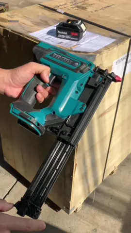 เครื่องยิงแม็กไร้สาย​ ขาเดี่ยว MAKITA​ DFN350 18V. หยิบจับใช้ง่าย​ คล่องตัว​ #เครื่องยิงตะปูไร้สาย #แม็กไร้สาย​ #แม็กลม​ #makita​#Makitatools​#งานไม้ #woodworking​#tools​#handtools​#เครื่องแม็กไร้สาย