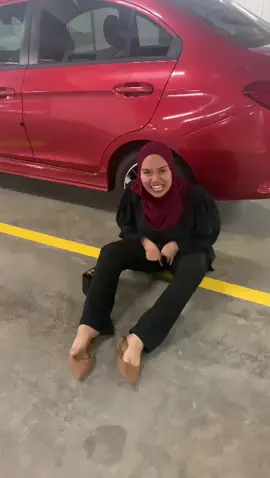 akibat kentut kencing dlm seluar dkt Parking kereta 🤣🤣🤣