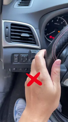 Which is the correct usage of the wiper?#car  #driving  #tips  #drivingskills  #automotive  #drivingtips
