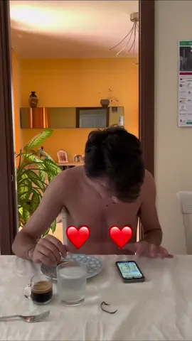 CIAO RAGA!!! vluggi perchè iniziano tutti i preparativi per la laurea!!!❤️❤️