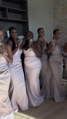 My bridal party left no crumbs 🤎 #bridalparty #bridalpartygoals #bridalpartymakeup #bridetribe #bridesquad #bridesmaids #bridesmaidslooks #bridesmaidslove #bridesgang #napavalley #bridalpartyphotos 