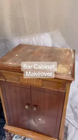 I turned this record cabinet into a bar cart 🙌🏼 #dixiebellepaint #upcycling #furniture #furnitureflip 