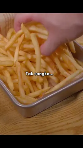 Kentang goreng homemade 🤤🤤🤤 #resepimudahsimple #resepitiktok #foodiemy #kentang #fries #lawamedia 