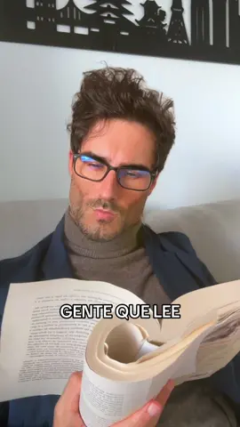 Gente que lee & Gente que escribe 📖🤷🏼‍♂️… #comedia #gente #leer #escribir #libros #meme 