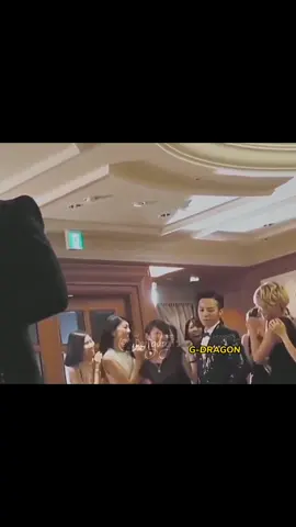 A G-DRAGON se le sale lo Jiyong 😂  #gdragon_bigbang #GDRAGON #지드래곤 #gdragon지드래곤 