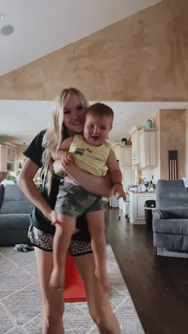 Its been 10 months since the last time weve done this dance. Where has the time gone!😩🥰 #momlife #babysoftikok #perfectbaby 