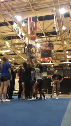 #cheer i barley knew what i was doing #sports #cheerleading #collegecheer #cheerisasport #cheersport #cheerstunt #cheerpyramid #fyp #coedcheer 