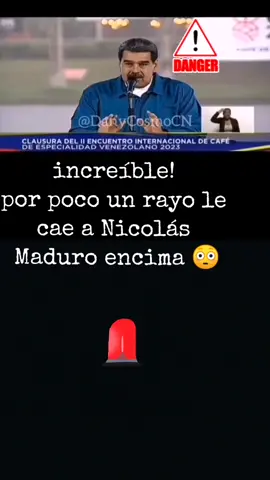 #dúo con @Cadena de Noticias Dany Cosmo #nicolasmaduro un rayo cae a metros de dónde estába Nicolás Maduro en un evento y se dirigía a la población en rueda de prensa... #rayo #ultimasnoticias #noticiasdevenezuela #noticiasdeultimahora 