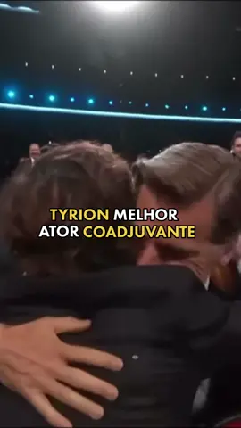Tyrion recebe o premio de melhor ator coadjuvante pelo seu trabalho em GOT. #cortesdeseries #gameofthrones #gameofthronesedit #tyrionlannister #oscar #premiacao 