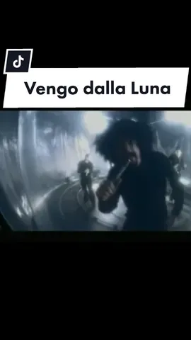 Venite anche voi dalla luna? io no #acculturatevi #Caparezza #vengodallaluna #rapper #rap #cultura #musica #diffondoculturamusicale #radio #musica #arte 