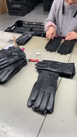 #Source strength manufacturers #leather touch screen #leather gloves factory