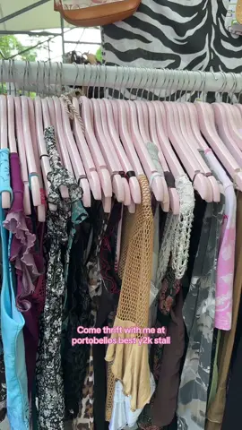 Come thrift with me @ portobellos best 🤭❤️‍🔥 #thriftshop #thriftfinds #thriftwithme #y2k #y2kfashion #portobelloroad #portobelloroadmarket #londonmarket #camitops #miniskirts 