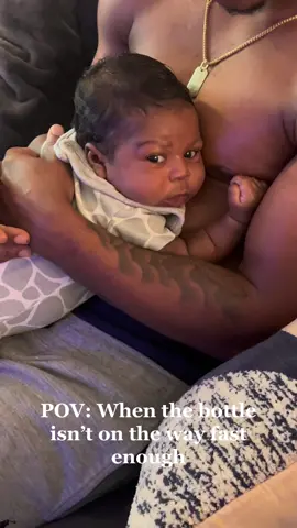If looks could kill 🤣👊🏽 #fyp #newborn #newbornhacks #viraltiktok #pregnancy #dayinthelifeofanewborn #pregnantlife #funny #newborntips #newbornsoftiktok 