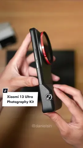 Xiaomi 13 Ultra’s Photography Kit! This steps the game up with a Bluetooth handle, lens cap, and lens screw ring to add on filters. Now the photography experience is much closer to a regular camera. Definitely needed if you like taking photos with the Xiaomi 13 Ultra! #xiaomi #xiaomi13ultra #photography #photokit #photographykit #xiaomi13ultraphotographykit #unboxing