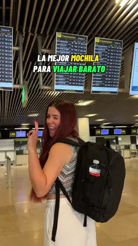 TRUCO para tus VIAJES 🤩💰 Con esta mochila te ahorras pagar por llevar una maleta (que a veces cuesta más que el propio vuelo 😂) y te aseguro que te va a caber todo lo que necesitas!! • La mochila de @BidMamba | Mochila de Viaje cumple con las medidas de las aerolíneas lowcost (40x20x25) y la verdad es que con ella se viaja comodísimo! Para una escapada corta, es más que suficiente! 🥰 • Está llena de bolsillos y separadores, además de ser súper resistente y respetuosa con el medio ambiente! 🌱 Está en Amazon y tienes el enlace en nuestro perfil 🔗 • Cuéntanos cuántos días máximo te has ido de viaje con una mochila pequeña!! Sorpréndenos 😂 • Y por cierto, si quieres meter una botella de agua, no hagas como yo y llévate una reutilizable 😂 que estas no dejan pasarlas, pero solo era para que vieseis el ejemplo jajajajaja • ✨ Pu bIi #viajes #trucosdeviaje #viajesbaratos #viajeslowcost #mochilaviral #mochila #ahorrar #amazon #traveltips  